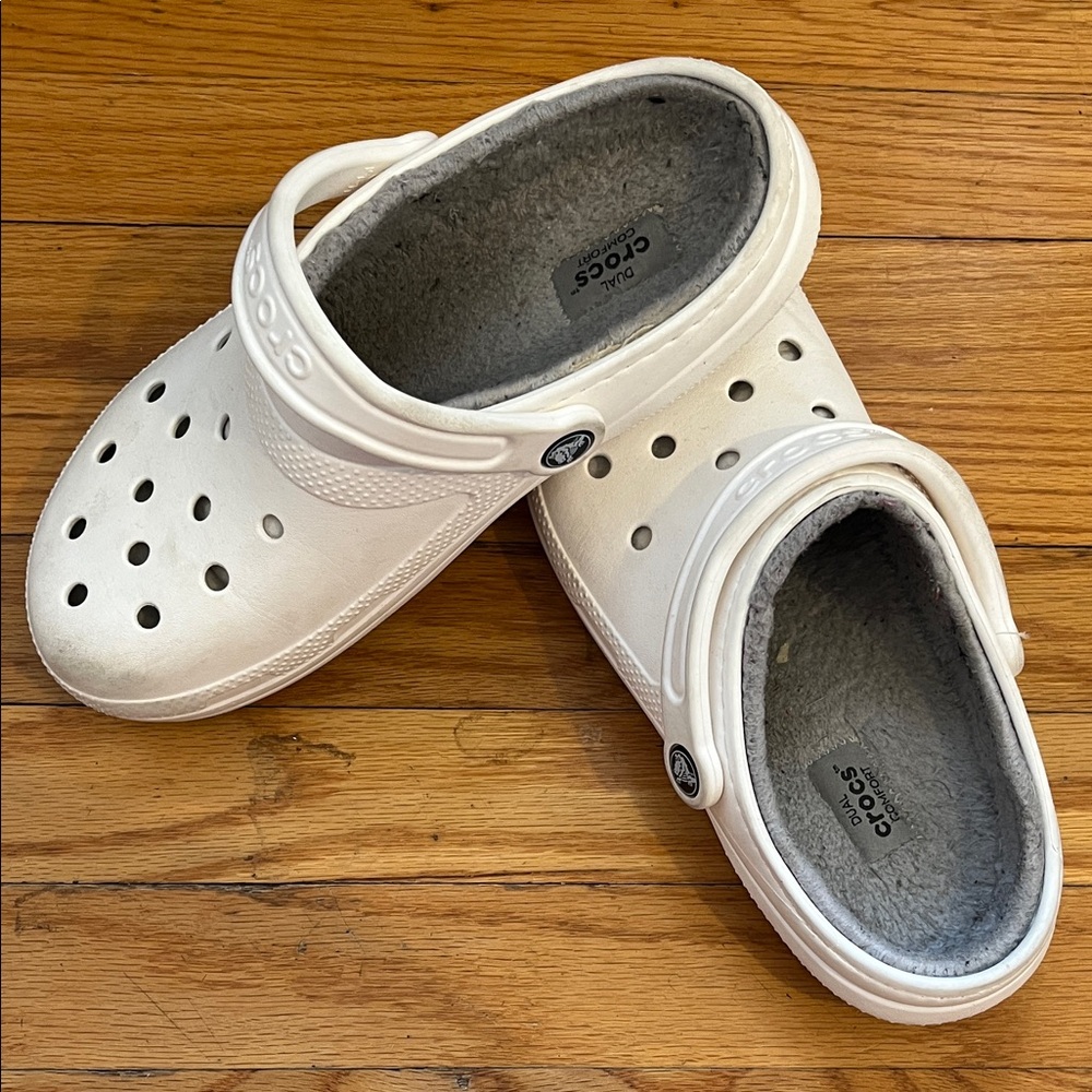CROCS White Classic Clogs